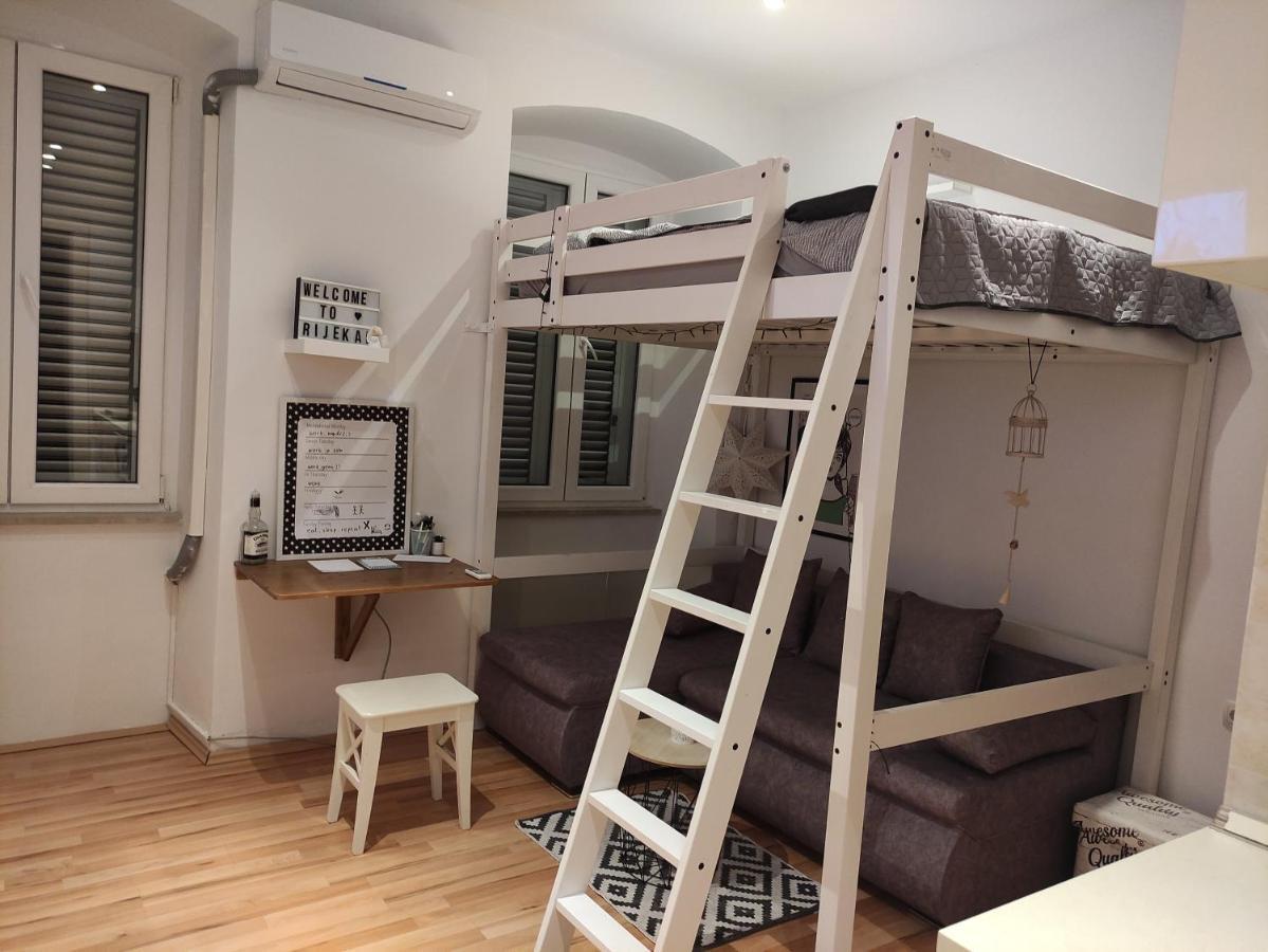 Studio Apartment Kontiki Рийека Екстериор снимка