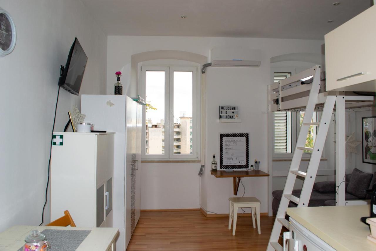 Studio Apartment Kontiki Рийека Екстериор снимка