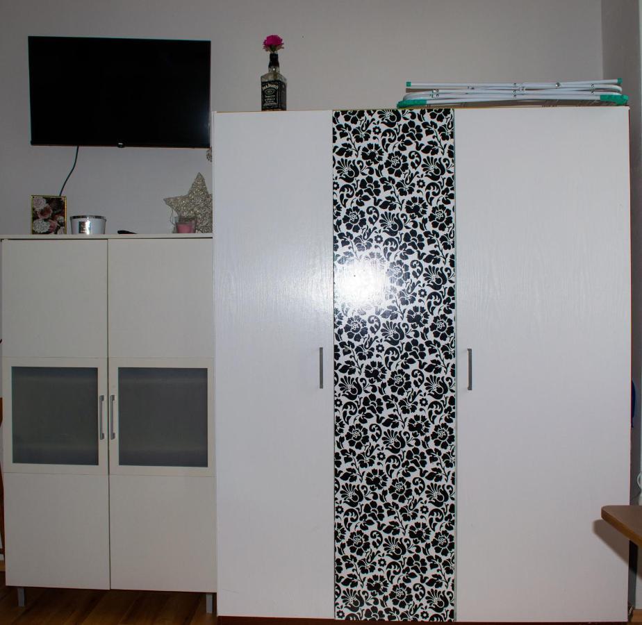 Studio Apartment Kontiki Рийека Екстериор снимка